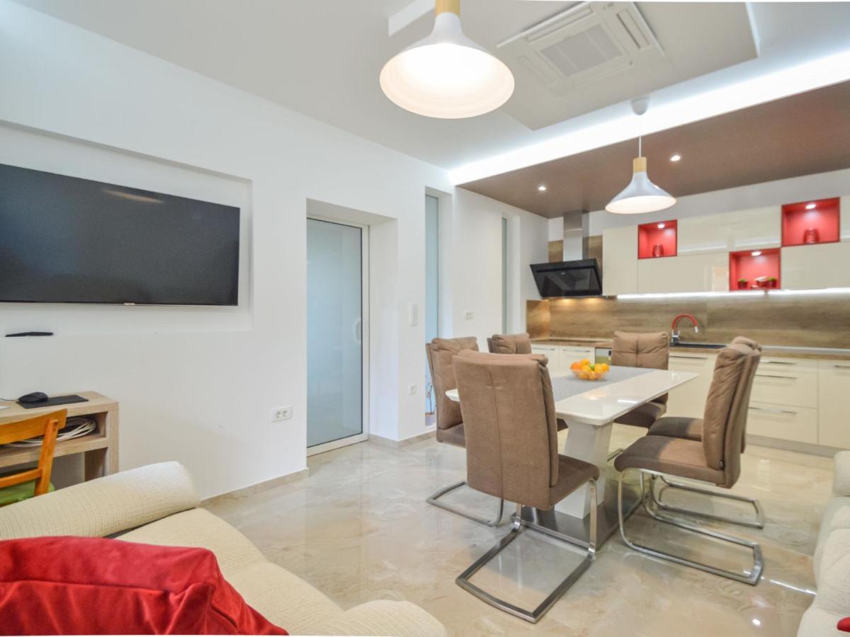 Apartment Mornar-5 By Interhome Trogir Exteriér fotografie